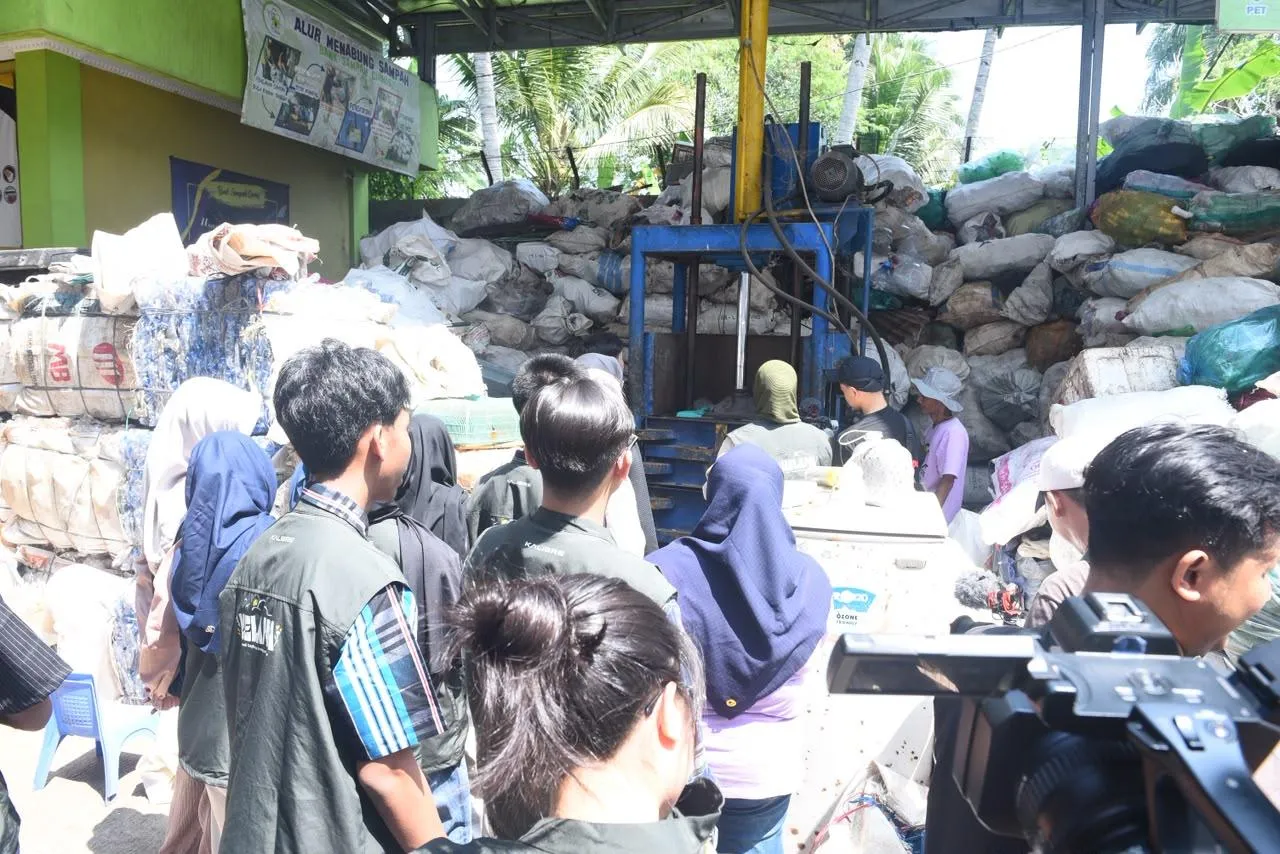KLH Ajak Generasi Muda Bongkar Rahasia Sukses Warga Ciamis Kelola Sampah Lewat KELANA
