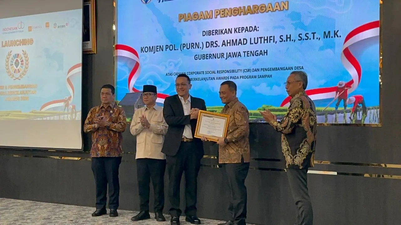 Jawa Tengah Raih Penghargaan Desa Program Sampah, Wamen LH Apresiasi Kinerja Gubernur