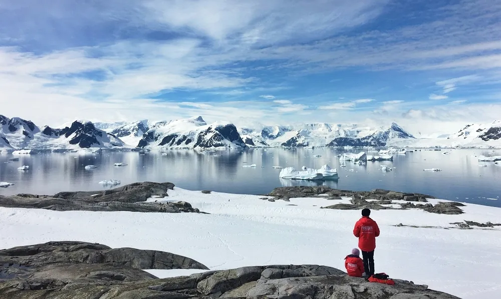 Antarktika Menangis, Es Seluas 10 Kota Los Angeles Lenyap dalam 3 Dekade 