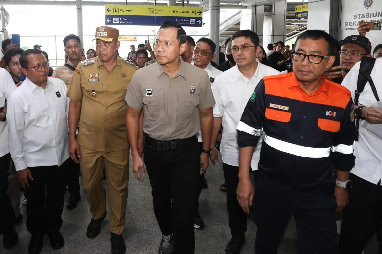 Soroti Insiden KRL Bekasi Timur, AHY Tekankan Keselamatan Tanpa Diskriminasi Gerbong