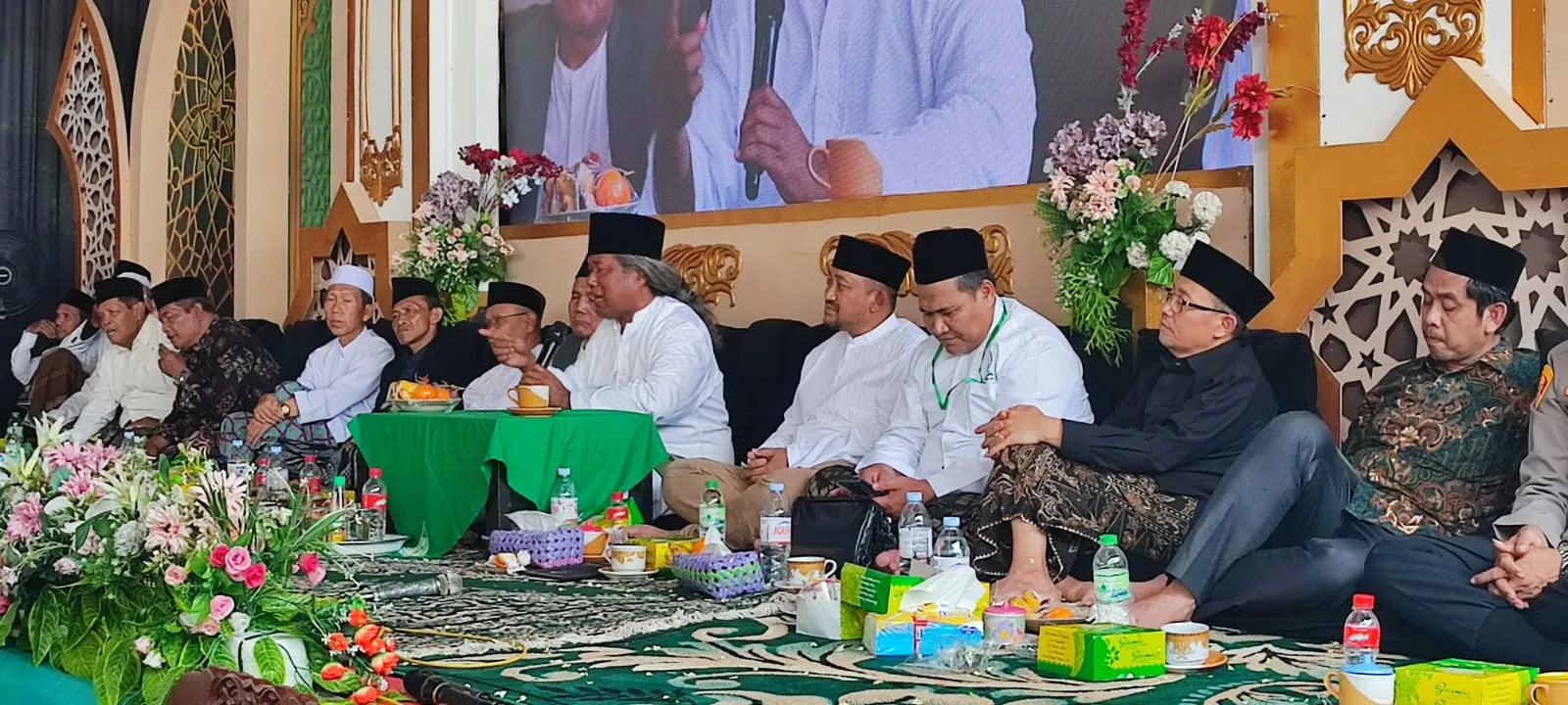 Khaul Masyayikh Kauman Pemalang, Ribuan Jamaah Hadiri Doa dan Halaqah di Ponpes Salafiyah