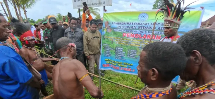 Sidang Masyarakat Adat Moi di Sorong Tolak Proyek Strategis Nasional Melalui Sidang Adat