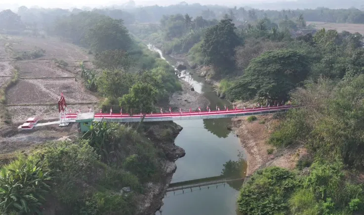 3.395 Jembatan dan 3.000 Sumber Air Bersih, Asa Baru Warga di Penjuru Negeri