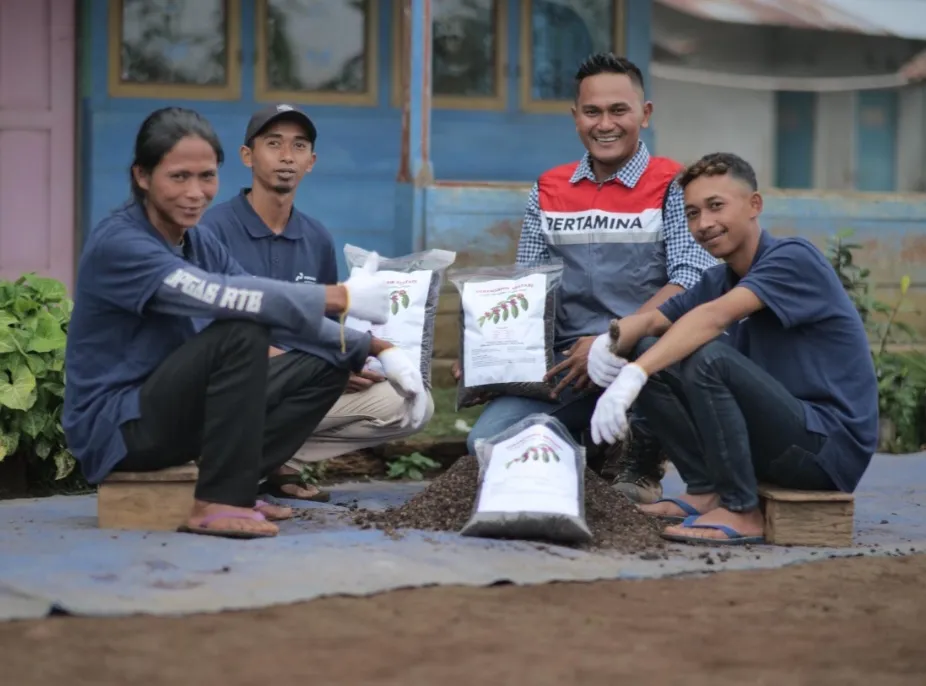 Menenun Harmoni Alam, Menuai Kesejahteraan Masyarakat