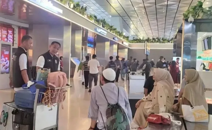 Bayar Rp250 Juta Untuk Haji Ilegal, Satgas Gagalkan Keberangkatan 51 Jemaah di Bandara Soetta