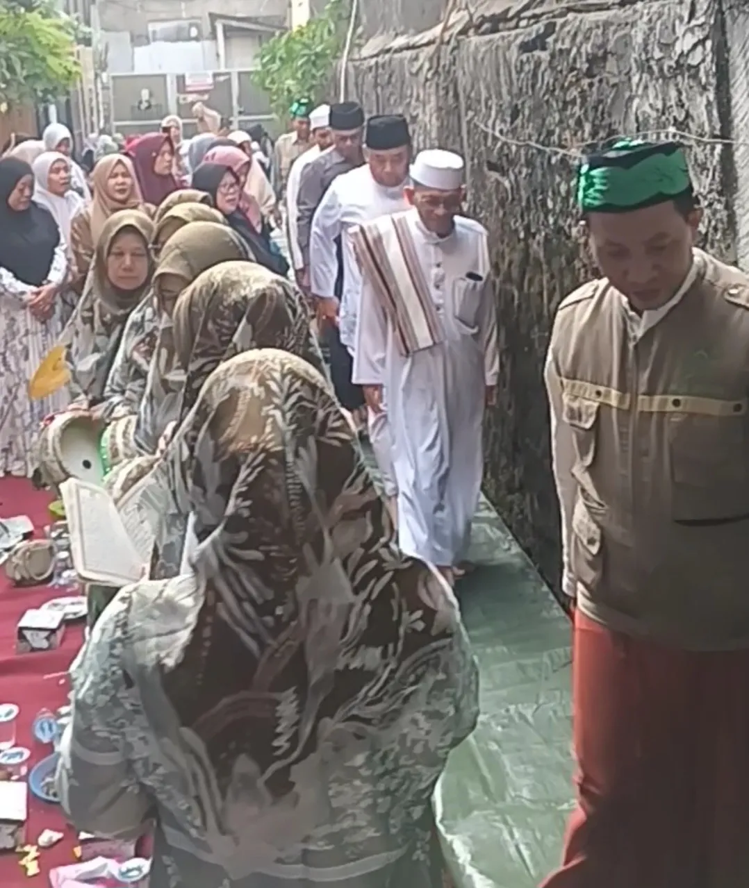 Kesyahduan Pengajian Yayasan Ikhsan Nur di Musola Nurul Hikmah, Jelambar Baru, Jakarta Barat