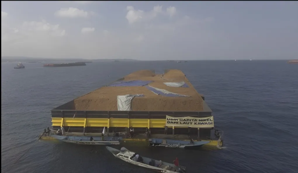 Berdampak Buruk dan Merusak Lingkungan, Warga Usir Tongkang Harita Nikel dari Laut Kawasi