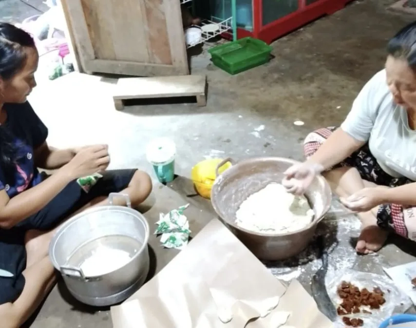 Perempuan Adat Kampung Sembuan Pejuang Kedaulatan Pangan Keluarga