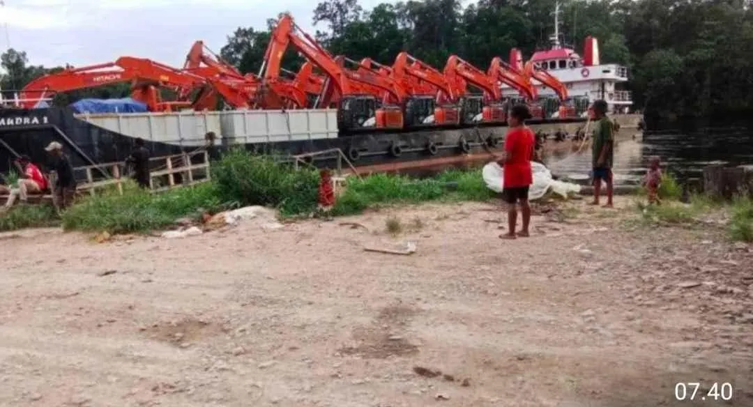 Puluhan Alat Berat Tiba di Papua Barat Daya, Hutan Adat Imekko Terancam Dieksploitasi