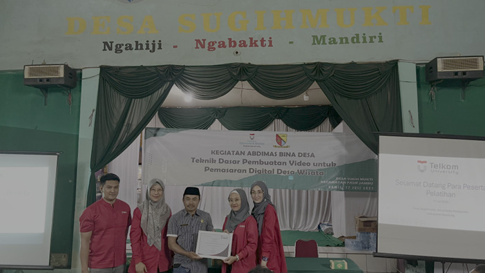 FEB Telkom University Dorong Promosi Digital Desa Wisata Sugihmukti  