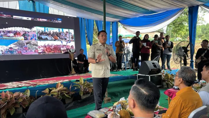 Bersiap Hadapi El Nino, Wamentan Pimpin Tanam Padi Serentak di 16 Provinsi