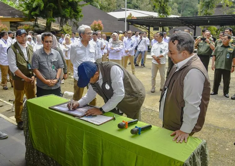 Wamenhut Beri Nama Garda Nusantara untuk Elang Jawa yang Baru Menetas di TNGHS