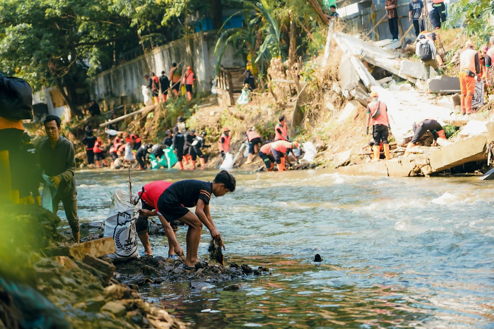 sungai_cipinang_(KLH).jpg