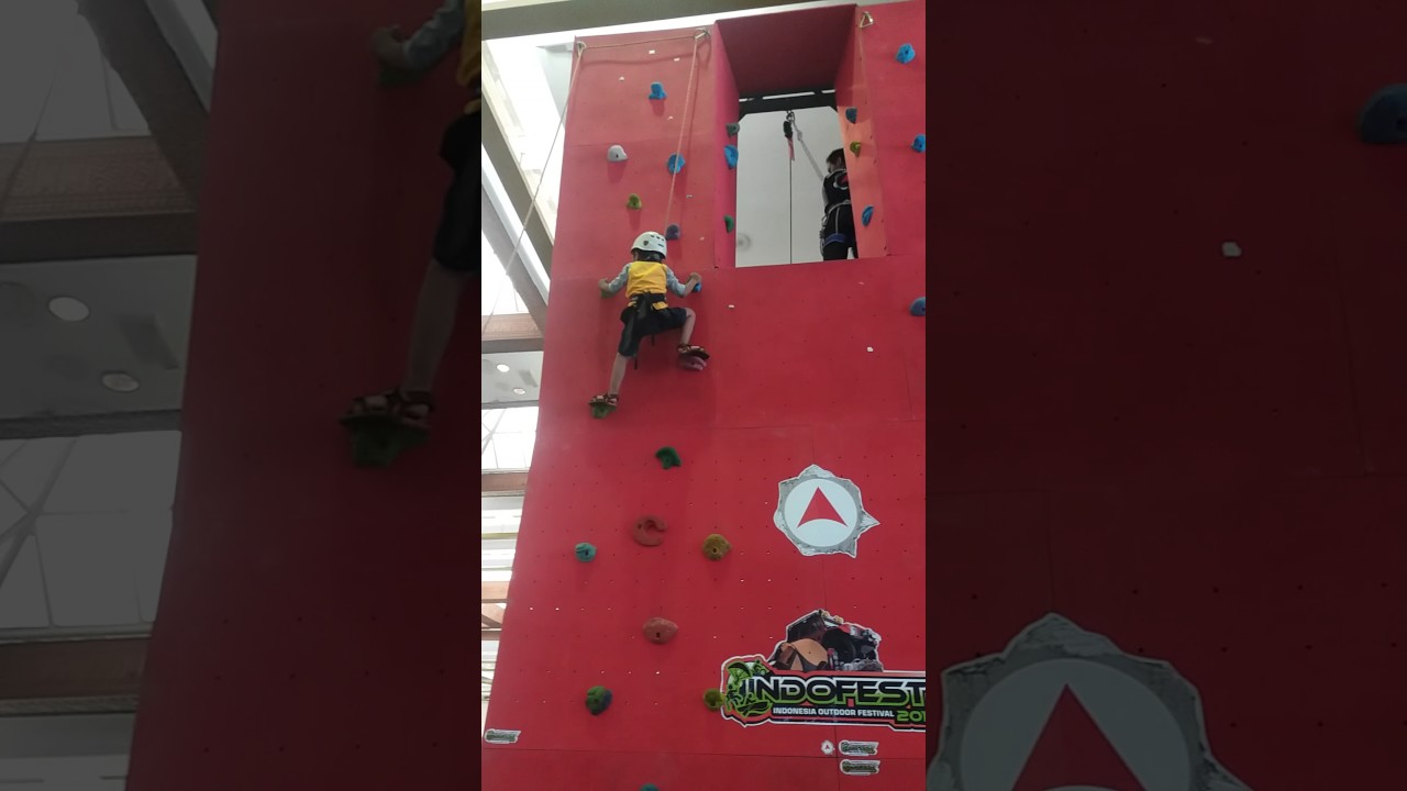 Little Climber, M Haidar Tandri (age 4 year), wall climbing, Indofest 2017, JSS senayan, jakarta.